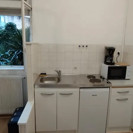 ++++ Studio Renove , 200 M Et 300 M Rue Pietonne ++++ 아파트 *