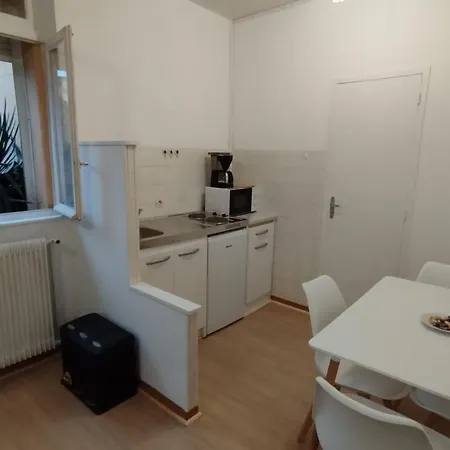 ++++ Studio Renove , 200 M Et 300 M Rue Pietonne ++++ * Berck